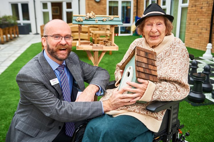 Cedrus House residents flock together for birdwatch